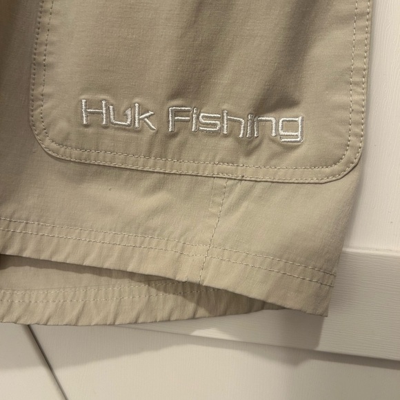 HUK performance fishing cargo shorts used in size XXL Good condition in tan - Picture 11 of 11